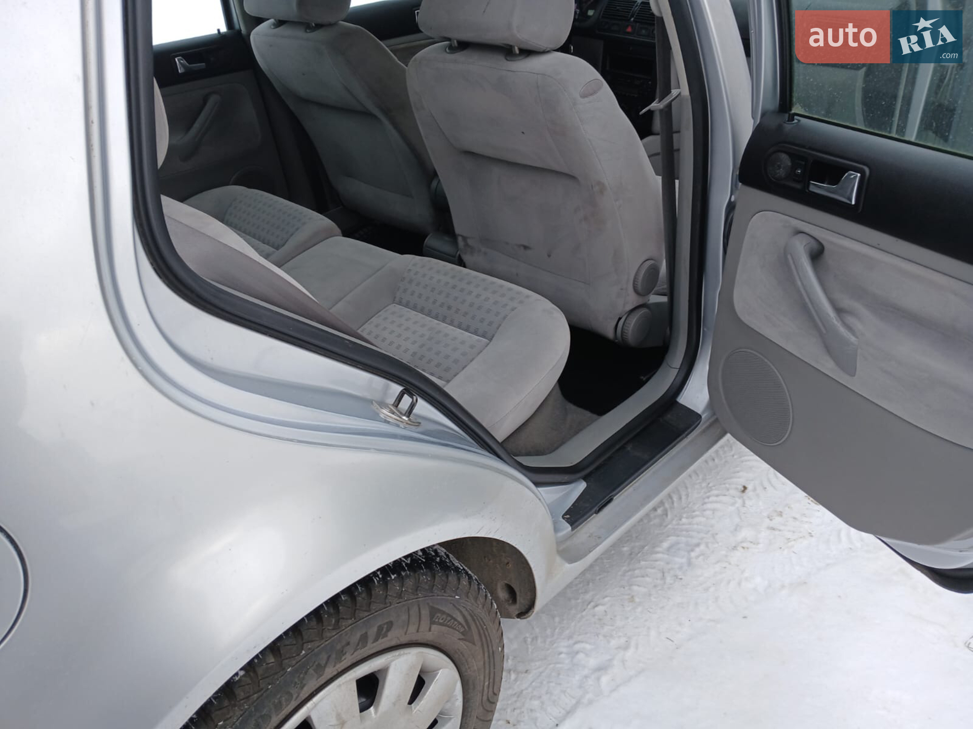 Volkswagen Golf 2003 VIN WVWZZZ1JZ3W585155 фото оголошення 10 з 11