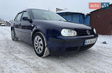 Хэтчбек Volkswagen Golf 2001 в Киеве