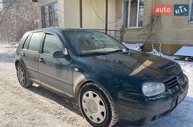 Хетчбек Volkswagen Golf 2002 в Києві