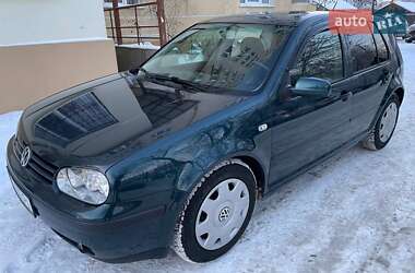 Хэтчбек Volkswagen Golf 2002 в Киеве