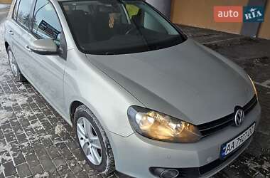 Хэтчбек Volkswagen Golf 2009 в Киеве