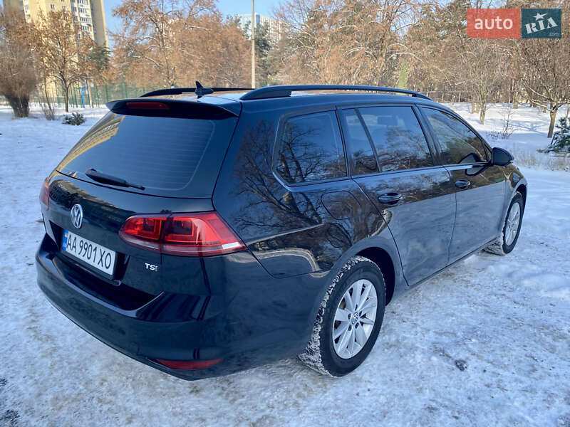 Универсал Volkswagen Golf 2015 в Киеве