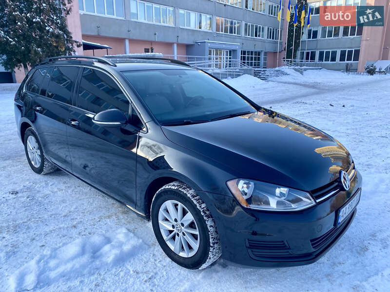 Универсал Volkswagen Golf 2015 в Киеве