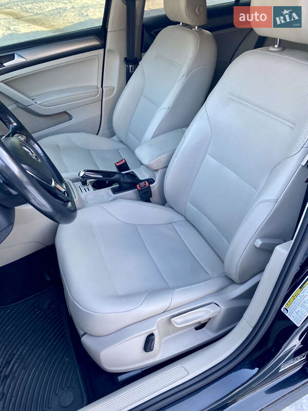 Универсал Volkswagen Golf 2015 в Киеве