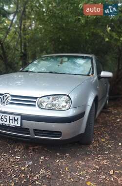Хетчбек Volkswagen Golf 2001 в Южноукраїнську
