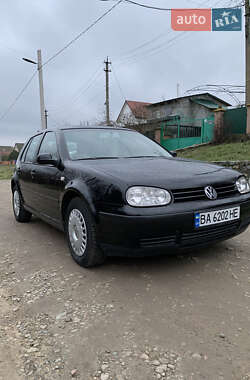 Хетчбек Volkswagen Golf 2002 в Кропивницькому