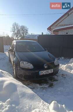 Хетчбек Volkswagen Golf 2004 в Новому Яричеві