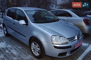 Хетчбек Volkswagen Golf 2004 в Сумах