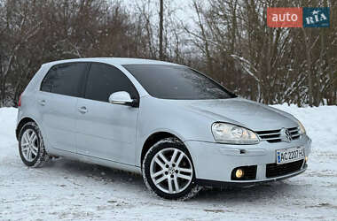 Хэтчбек Volkswagen Golf 2006 в Звягеле