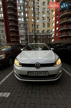 Хэтчбек Volkswagen Golf 2013 в Киеве