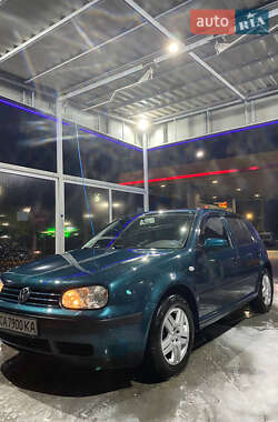 Хетчбек Volkswagen Golf 2001 в Черкасах