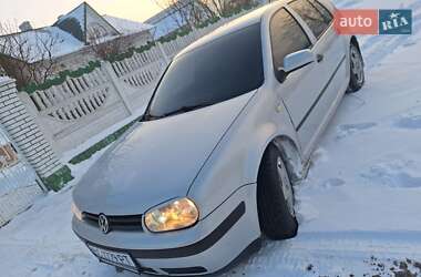 Хетчбек Volkswagen Golf 1999 в Чернівцях