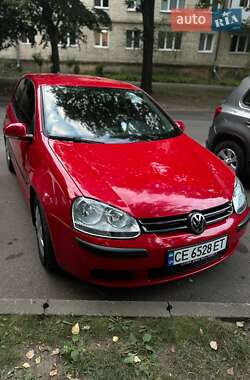 Хетчбек Volkswagen Golf 2005 в Чернівцях