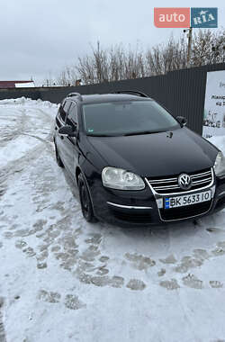Універсал Volkswagen Golf 2009 в Сарнах