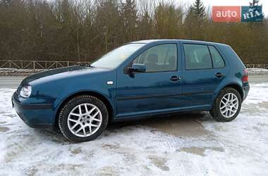 Хетчбек Volkswagen Golf 2002 в Красилові