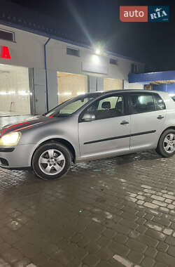 Хетчбек Volkswagen Golf 2005 в Кременці