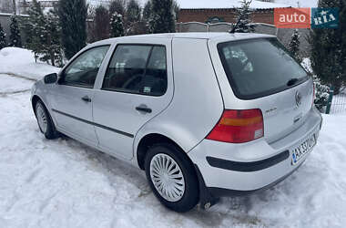 Універсал Volkswagen Golf 2000 в Харкові