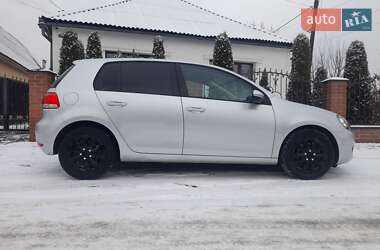 Хэтчбек Volkswagen Golf 2011 в Сваляве