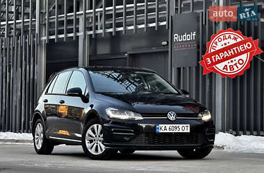 Хэтчбек Volkswagen Golf 2020 в Киеве