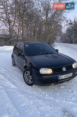 Хэтчбек Volkswagen Golf 2001 в Иванкове