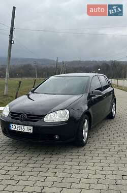 Хетчбек Volkswagen Golf 2007 в Сваляві