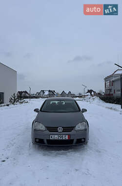 Хэтчбек Volkswagen Golf 2004 в Луцке