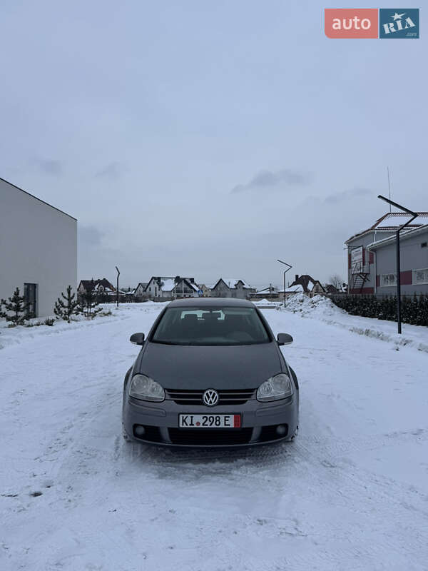 Volkswagen Golf 2004