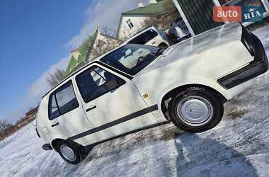 Хэтчбек Volkswagen Golf 1990 в Черновцах
