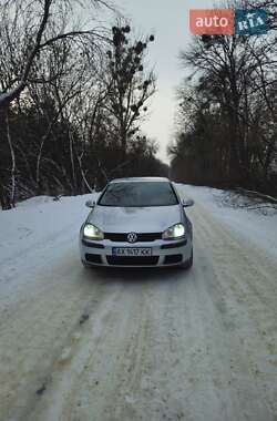 Хетчбек Volkswagen Golf 2005 в Сумах