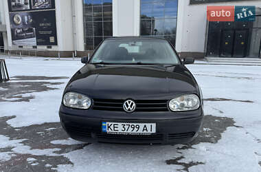 Хэтчбек Volkswagen Golf 2003 в Днепре