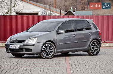 Хэтчбек Volkswagen Golf 2005 в Рахове
