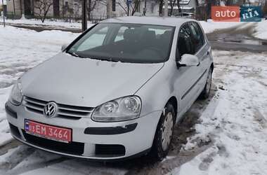 Хетчбек Volkswagen Golf 2005 в Луцьку