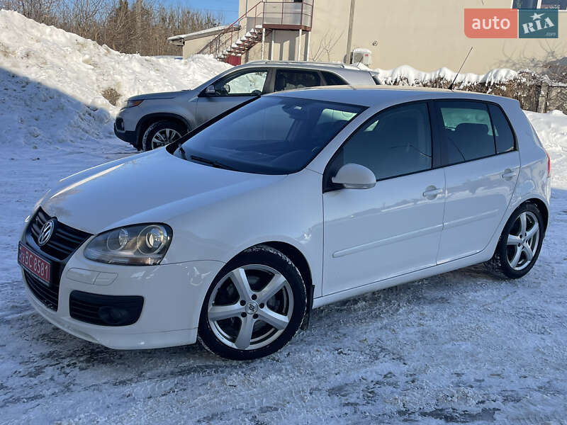 Хэтчбек Volkswagen Golf 2009 в Житомире