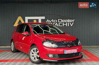 Хэтчбек Volkswagen Golf 2011 в Тячеве