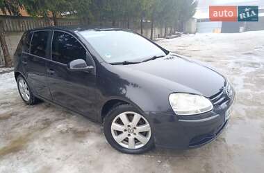 Хэтчбек Volkswagen Golf 2005 в Виннице