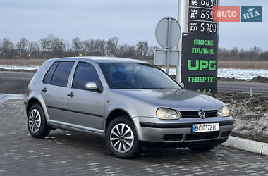 Хетчбек Volkswagen Golf 2003 в Жовкві
