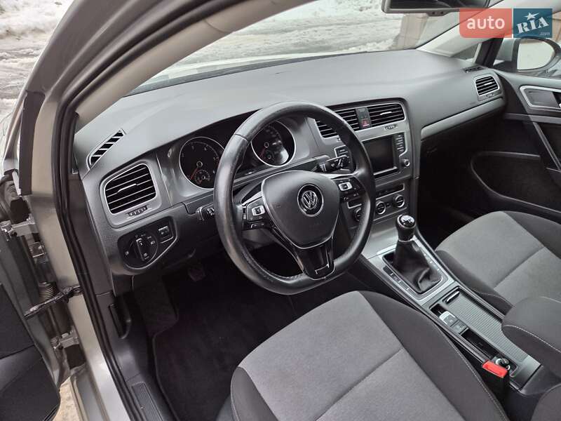 Универсал Volkswagen Golf 2015 в Луцке