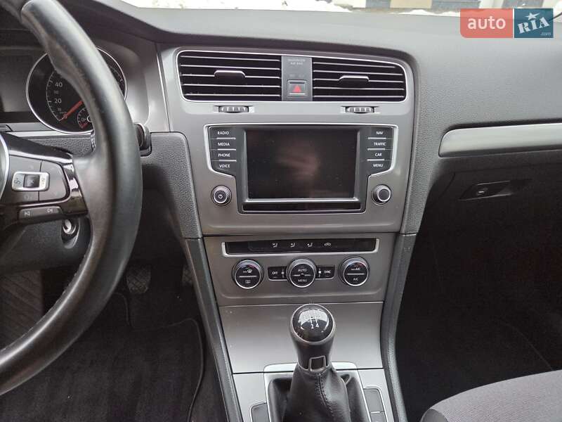 Универсал Volkswagen Golf 2015 в Луцке