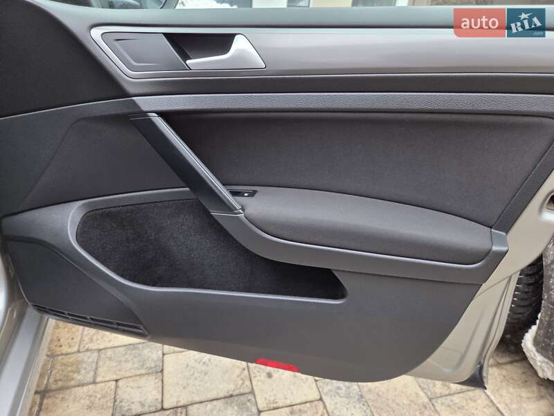 Универсал Volkswagen Golf 2015 в Луцке