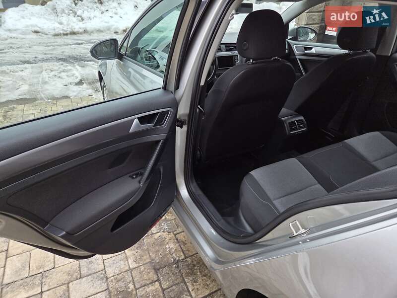 Универсал Volkswagen Golf 2015 в Луцке