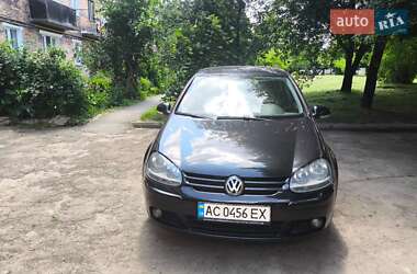 Хетчбек Volkswagen Golf 2004 в Нововолинську