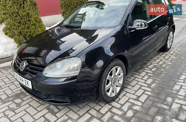 Хетчбек Volkswagen Golf 2003 в Городку