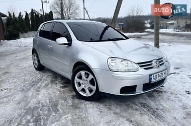 Хэтчбек Volkswagen Golf 2005 в Тульчине