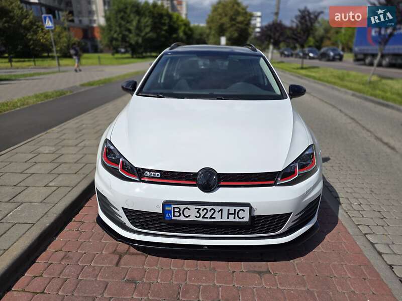 Универсал Volkswagen Golf 2015 в Львове