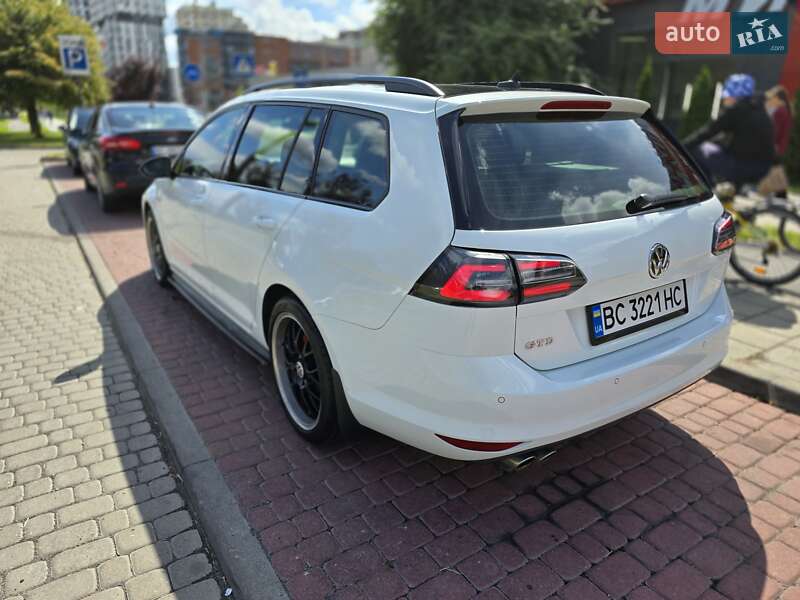Универсал Volkswagen Golf 2015 в Львове