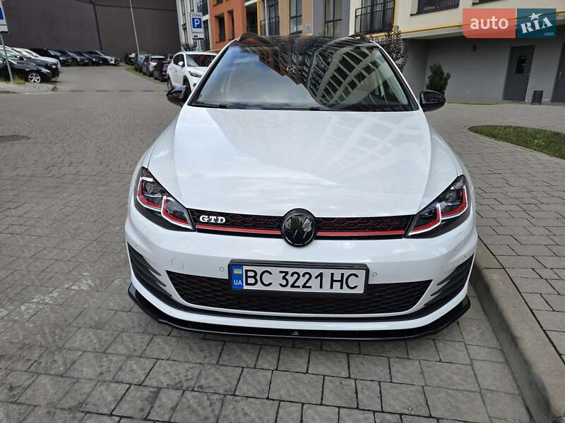 Универсал Volkswagen Golf 2015 в Львове