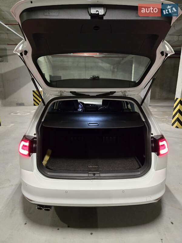 Универсал Volkswagen Golf 2015 в Львове