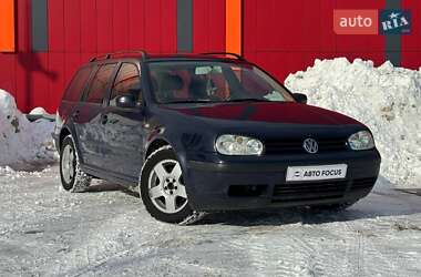 Универсал Volkswagen Golf 2000 в Киеве