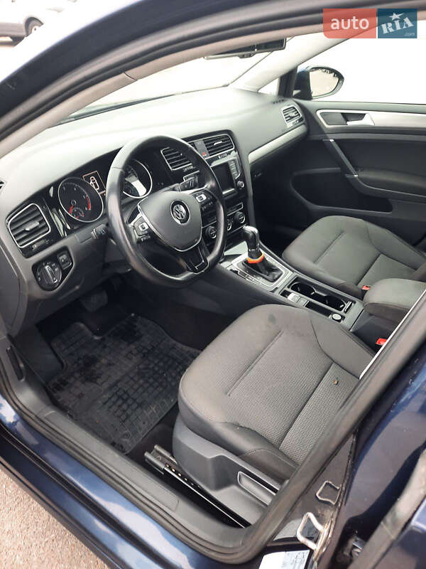 Хэтчбек Volkswagen Golf 2013 в Полтаве