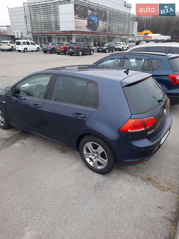 Хэтчбек Volkswagen Golf 2013 в Полтаве